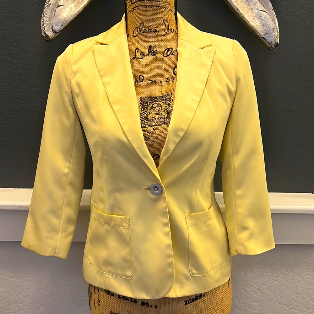 Gorgeous Yellow Satin Lined Blazer